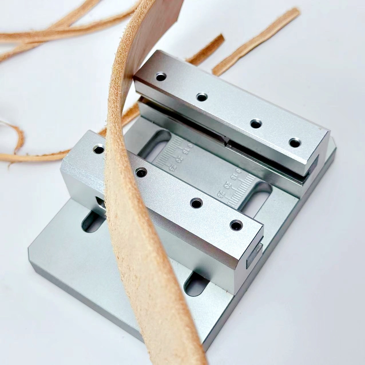 Leatherwork Machine - Máquina para Recortar Bordes de Correas,